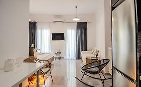 Pezodromos Apartments